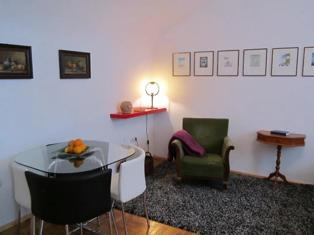Toldi Apartman Budapest Apartment